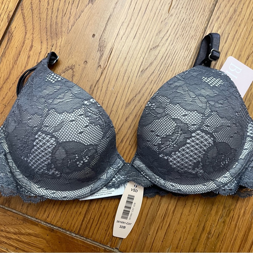 NWT Victoria Secret Bra